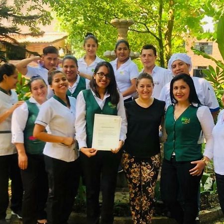 Hotel Araza - Lago Agrio Nueva Loja Dış mekan fotoğraf